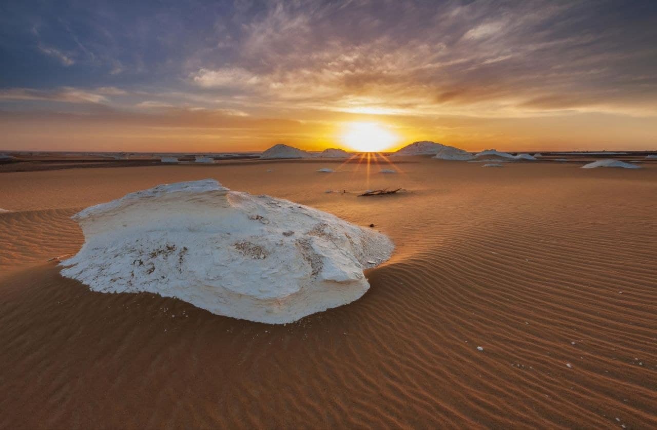 Best time to visit White Desert Egypt weather guide