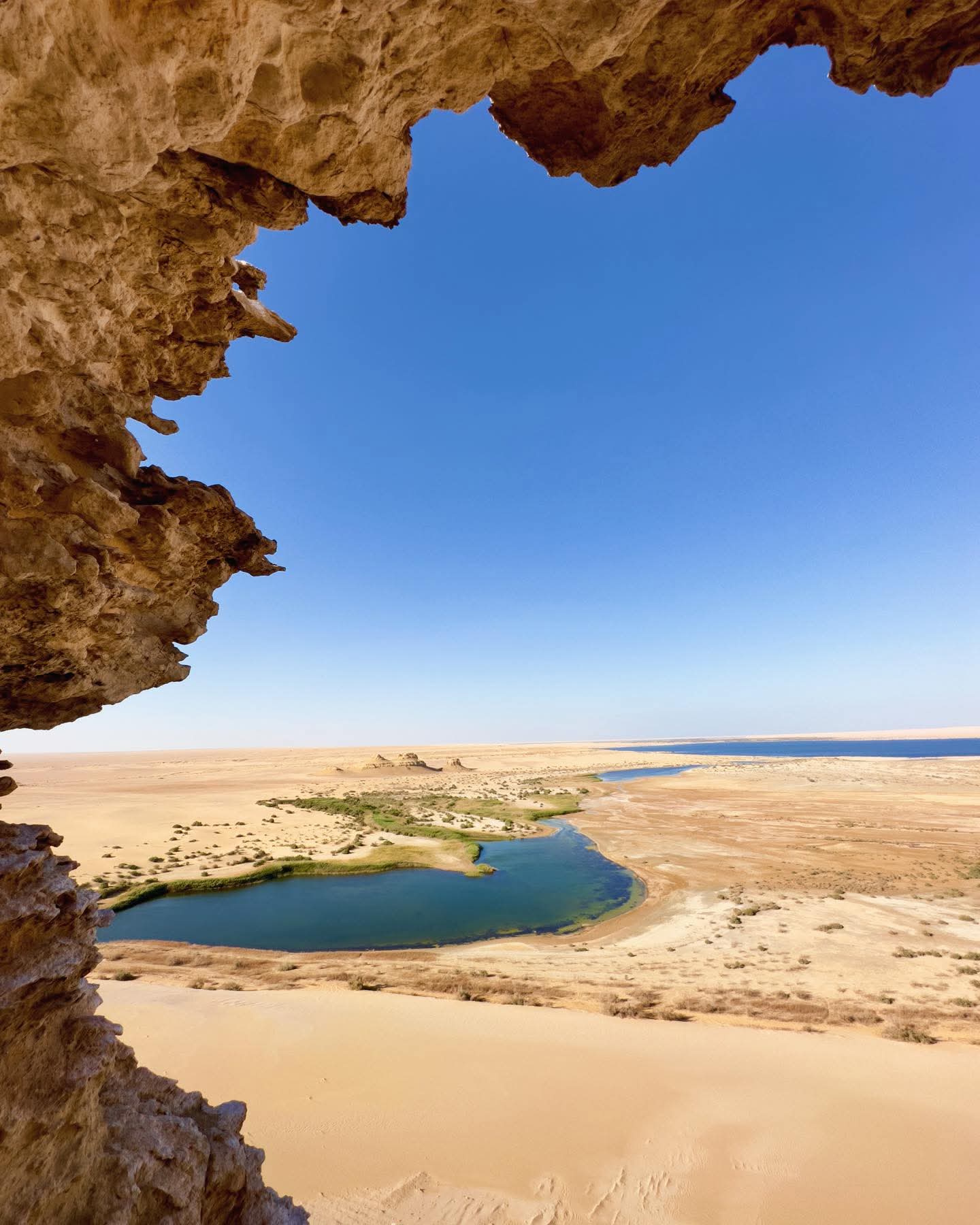 غروب البحيرة السحرية